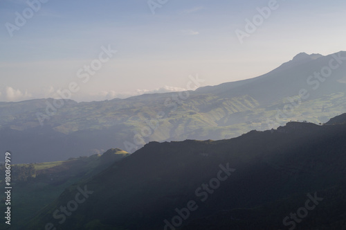 Hiking in the Simien Mountains, Ethiopia © MilesAstray