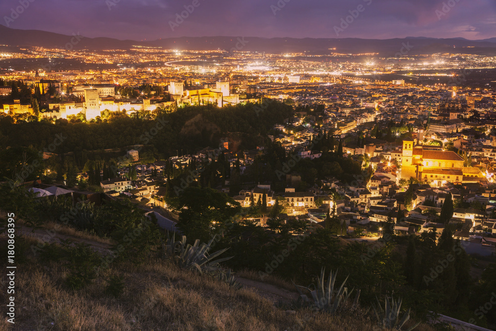 Fototapeta premium Panorama of Granada at sunset