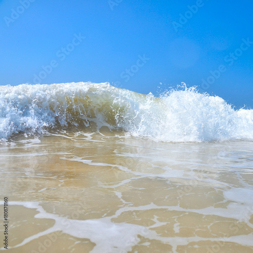 Beautiful wave in the ocean  © badahos