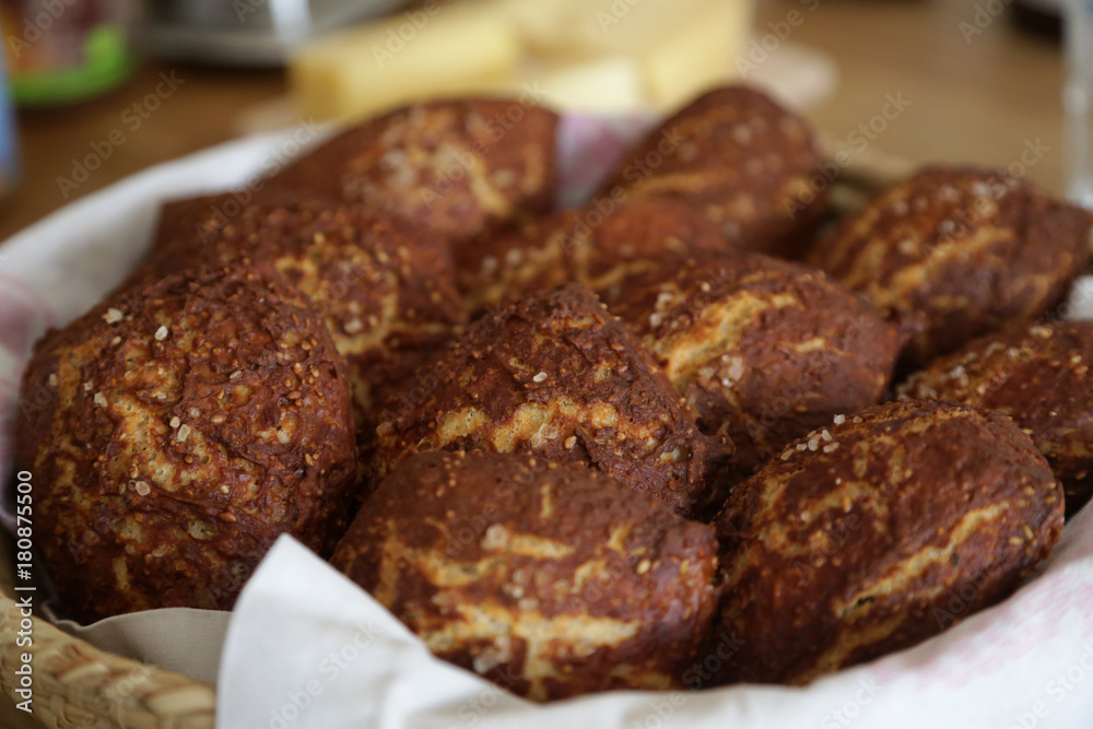 selbstgemachte brötchen für ein leckeres frühstück selbstgemachte brötchen für ein leckeres frühstück