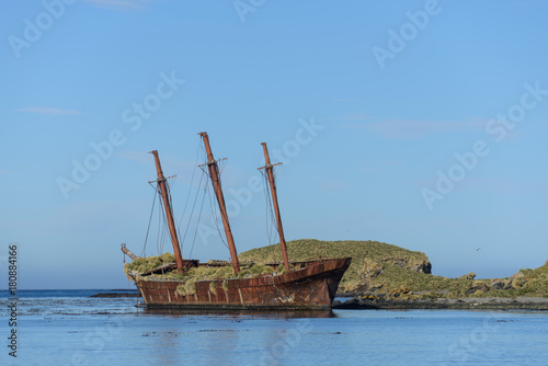 Photos Bayard wreck in Ocean harbour on South Georgia
