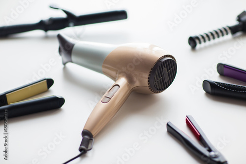 Plakat w ramie hairdryer, hot styling and curling irons