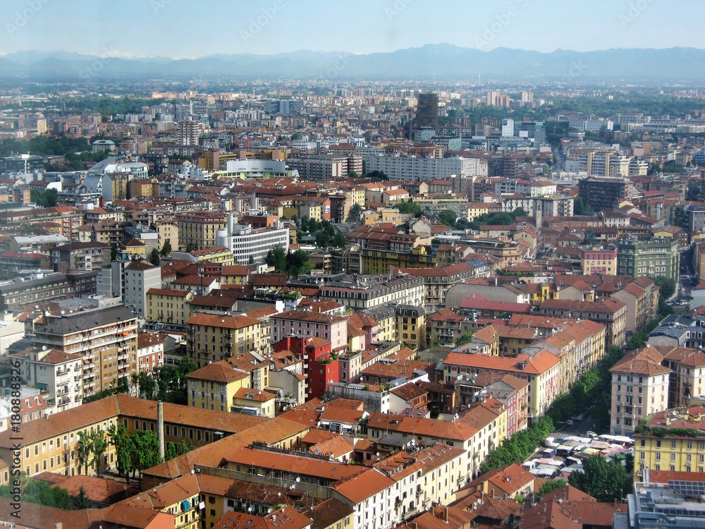 panorama citta milano veduta distanza case architettura