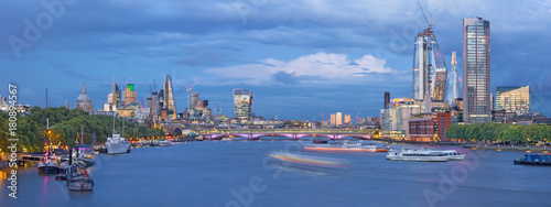 London - The evening panorama of the City with the skyscrapers in the center and Canary Wharf in the background. © Renáta Sedmáková