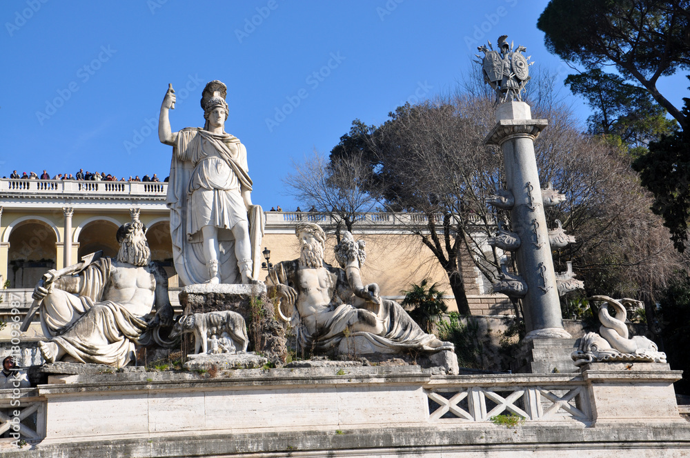 Obraz premium Piazza del popollo sculptures