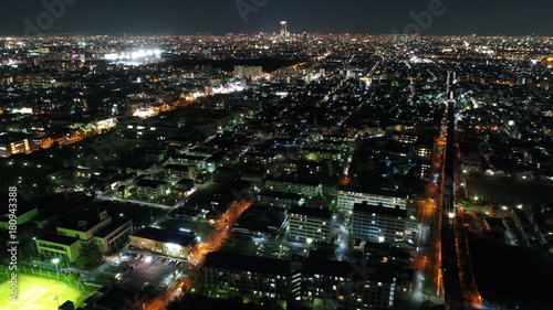 ドローン　空撮　大都会　夜景