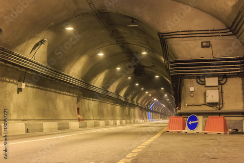 Fototapeta kuchenna Road Tunnel