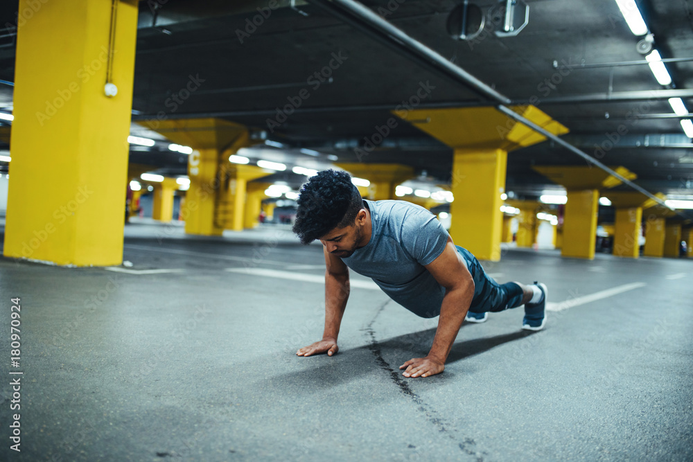 Obraz premium Working the upper body