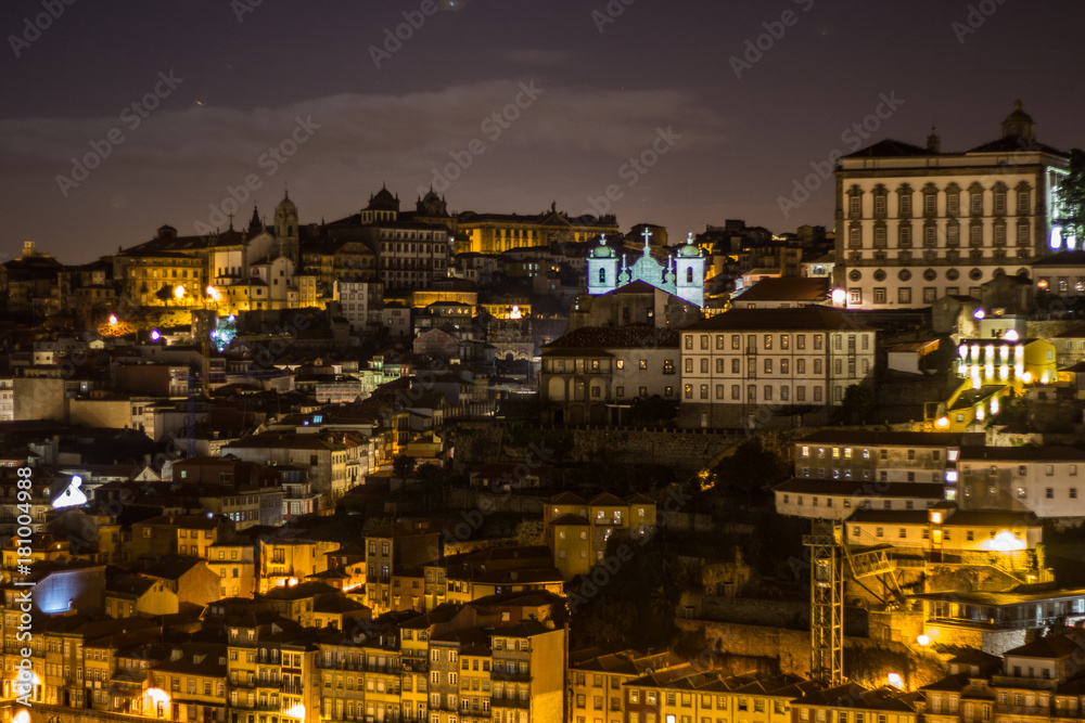 Vista nocturna sobre o Porto