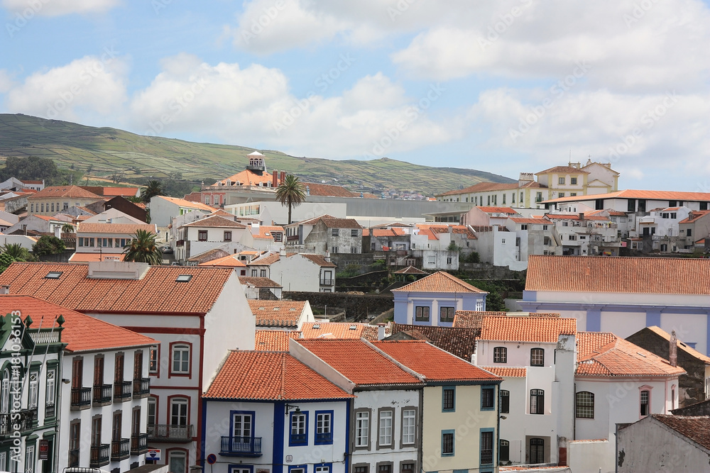 Blick auf Angra der Hauptstadt von Terceira ist Angra do Heroísmo, Insel der Azoren. Portugal