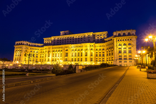 Fototapeta Naklejka Na Ścianę i Meble -  Parliament in Bucharest, Romania