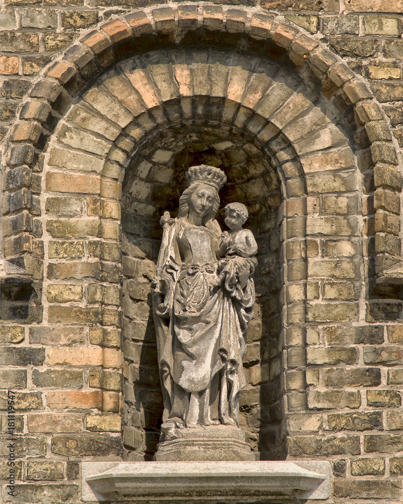 Vierge à l'enfant à Ypres, Flandre, Belgique