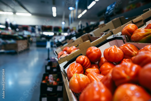 tomatoes in grocery store photo