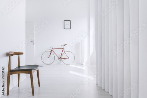 Foto Classic wooden chair in antechamber