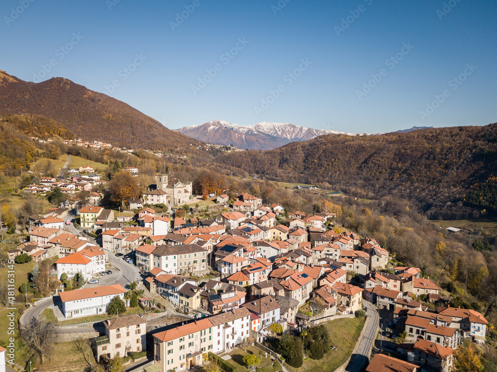 Fototapeta premium Blue, green, yellow and mountains