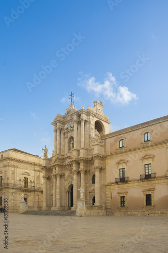Fototapeta Naklejka Na Ścianę i Meble -  Syracuse Ortigia Piazza Duomo