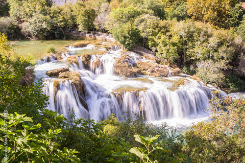 Fototapeta Naklejka Na Ścianę i Meble -  beeindruckende Wasserfälle im Krka Nationalpark und im NP Plitvicer Seen