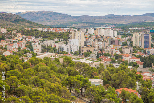 Panorama der K  stenstadt Sibenik in Dalmatien  Kroatien
