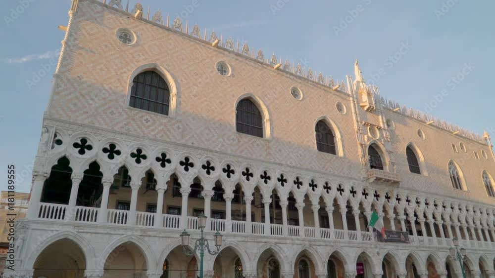 14653_View_of_the_huge_Palace_of_Ducale_in_Venice.mov 14653_View_of_the_huge_Palace_of_Ducale_in_Venice.mov