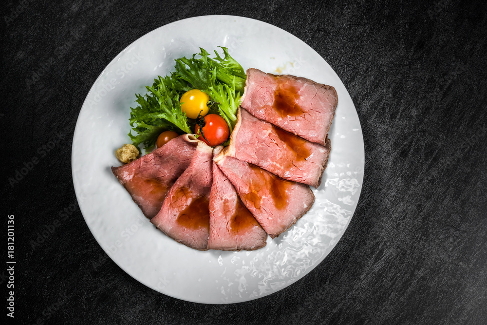 高級ローストビーフ Freshly made roast beef 高級ローストビーフ Freshly made roast beef