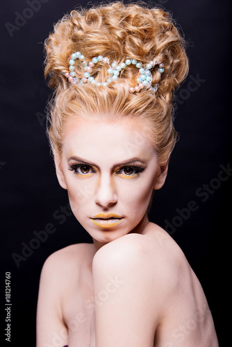 Queens mood model shoot in studio with amazing light beauty blonde hair crown