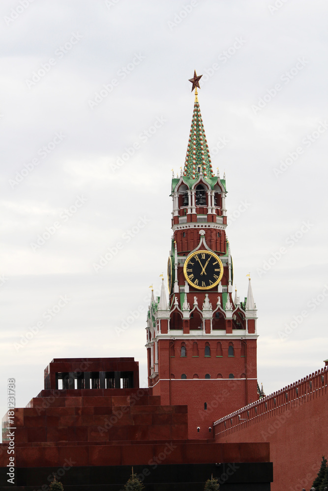 Spasskaya tower and Lenin's Mausoleum, Moscow Kremlin Spasskaya tower and Lenin's Mausoleum, Moscow Kremlin