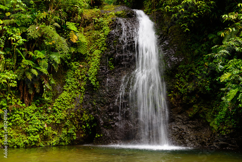 Wasserfall im Regenwald © Thomas
