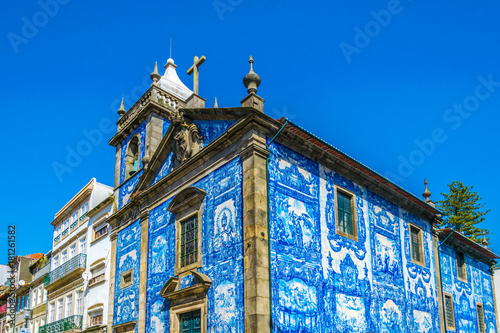 Fotografie Colourful chapel of souls in Porto, Portugal.