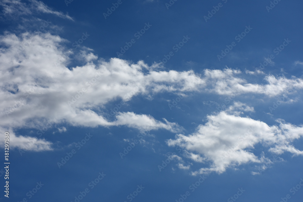 青空と雲「雲の風景」（真実の光、信じる力、夢をかなえる力、この夢の先に、希望をつかむ、将来性などのイメージ）