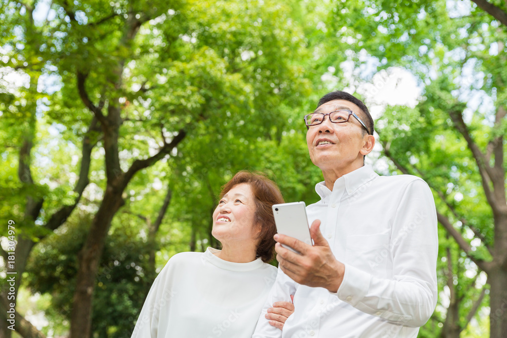 シニア夫婦 スマートフォン シニア夫婦 スマートフォン