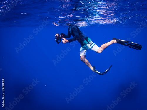 Photographe dans la mer