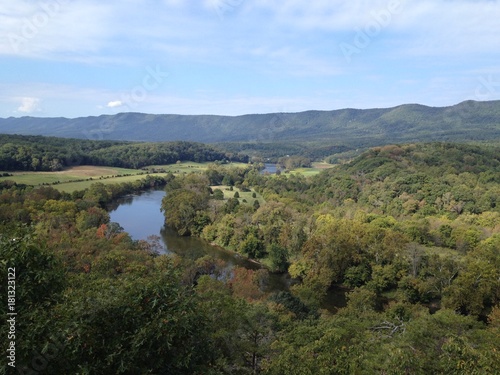 Fototapeta Naklejka Na Ścianę i Meble -  River in a valley with mountains 