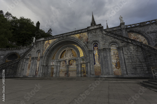 Obraz na płótnie views of the sanctuary of Lourdes. w salonie