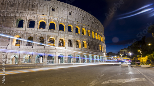 Obraz na płótnie Night view of the Colosseum in Rome. w salonie