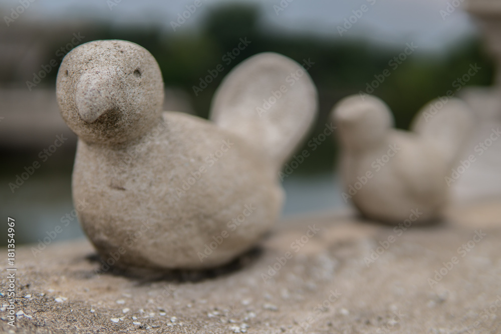 Fototapeta premium stone bird statue
