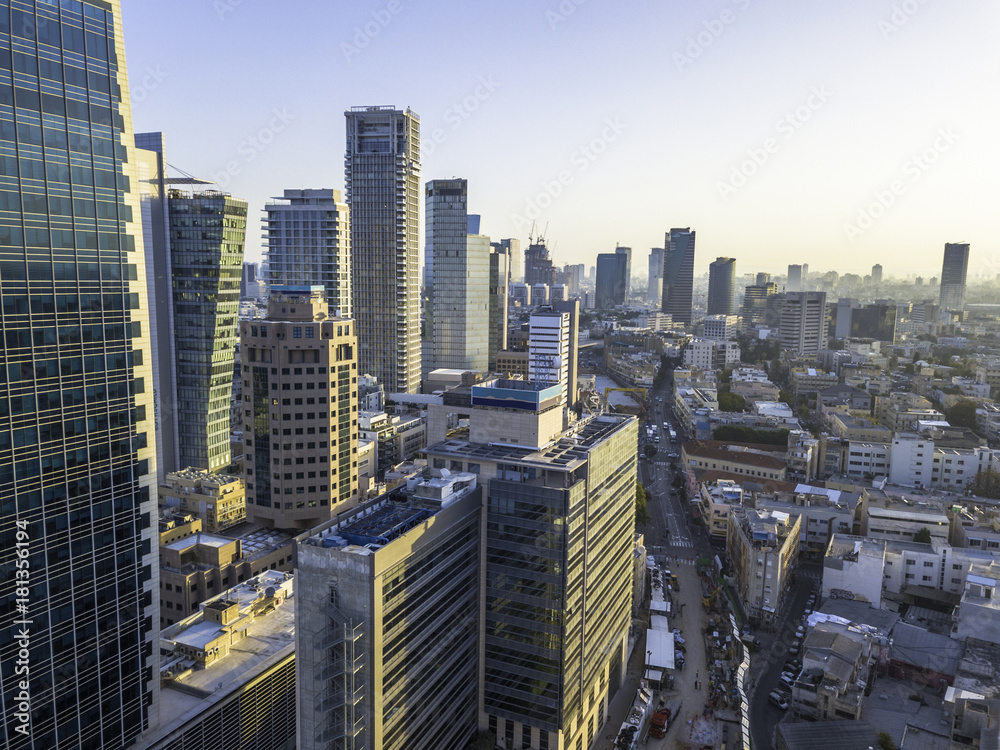 Obraz premium Rothschild Boulevard, Ahad Ha'am, Neve Tzedek is a neighborhood located in southwestern Tel Aviv Israel