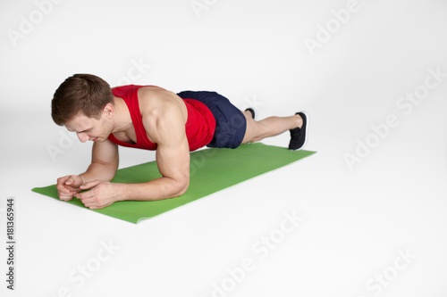 Man training abdominal muscles