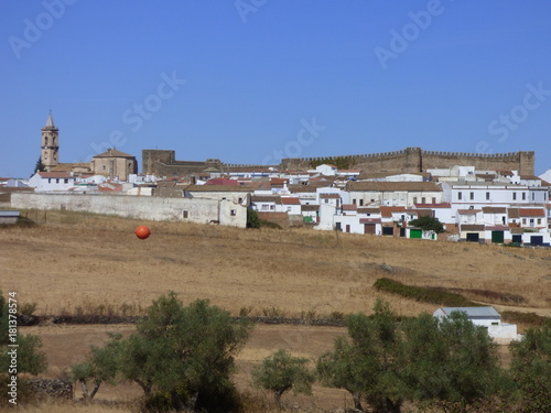 Cumbres Mayores, pueblo de Huelva (Andalucia,España) © VEOy.com