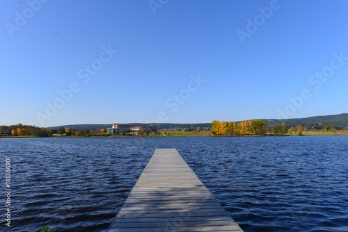 Fototapeta Naklejka Na Ścianę i Meble -  Weißenstädter See bei Weißenstadt im bayerischen Fichtelgebirge 