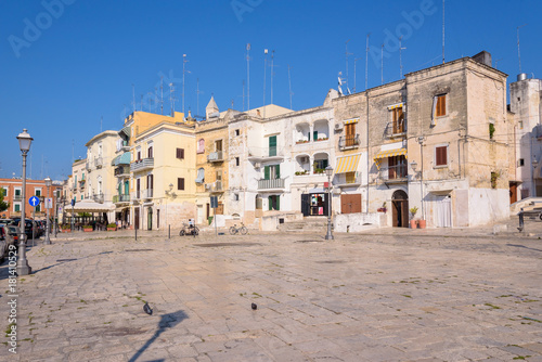 Piazza Ferrarese in the center of Bari © mkos83
