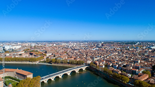 Fototapeta Naklejka Na Ścianę i Meble -  Photo aérienne de Toulouse, en Haute Garonne