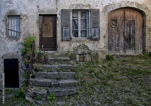 Maison rurale à La Chaise-Dieu, Haute-Loire, France photo