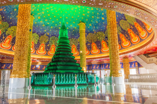 タイ・お寺・ワットパクナム・Wat Paknam