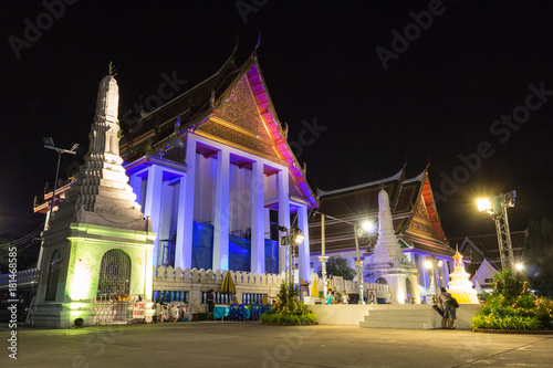 Prayurawongsawas Waraviharn Temple : ワットプラユーン・バンコク・寺 photo