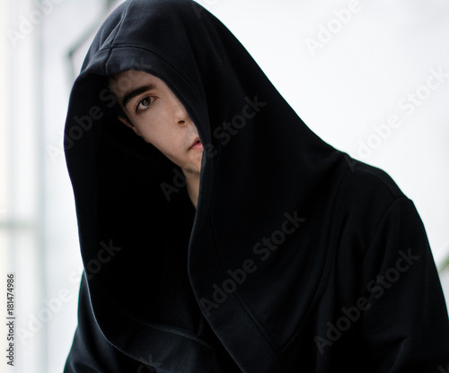  mantle men black