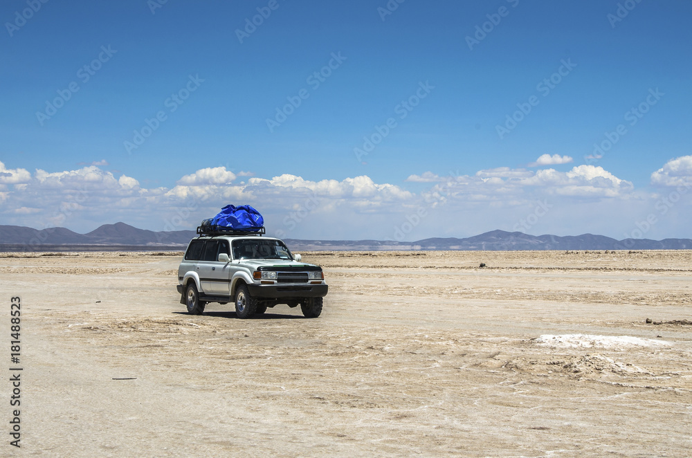 Salar de Uyuni in Bolivia with car Salar de Uyuni in Bolivia with car