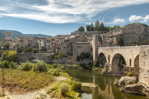 Puente medieval de Besalú (Gerona- España)