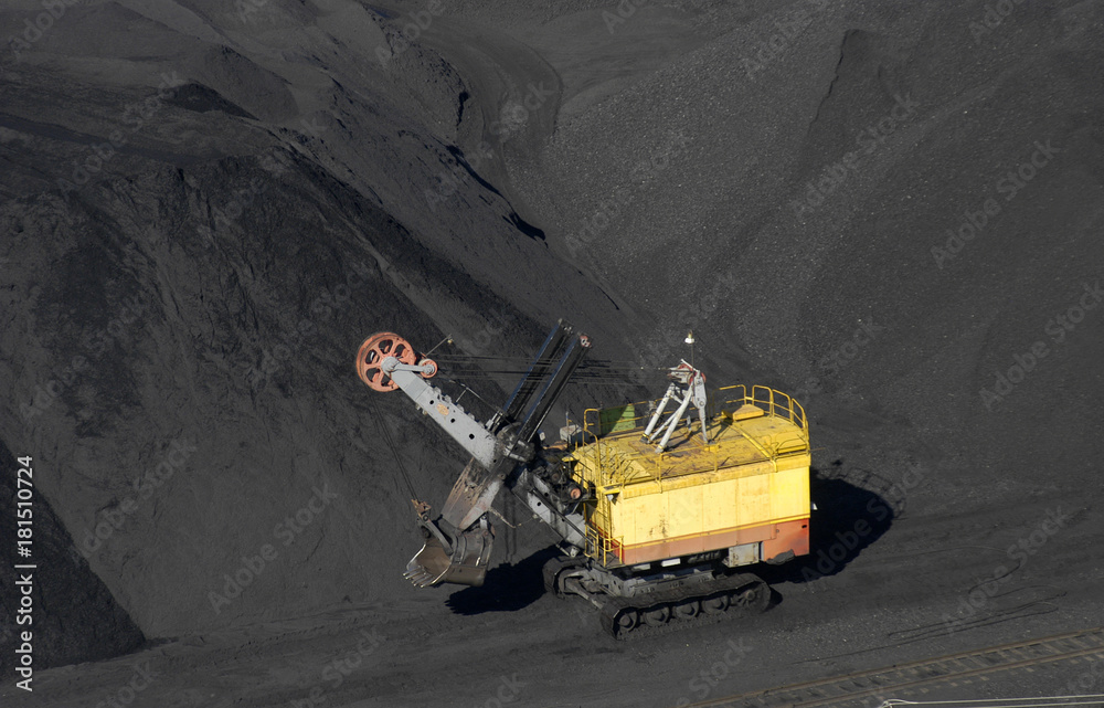 heavy excavator in a coal mine heavy excavator in a coal mine
