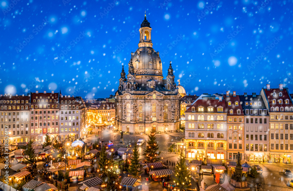 Advent auf dem Neumarkt in Dresden