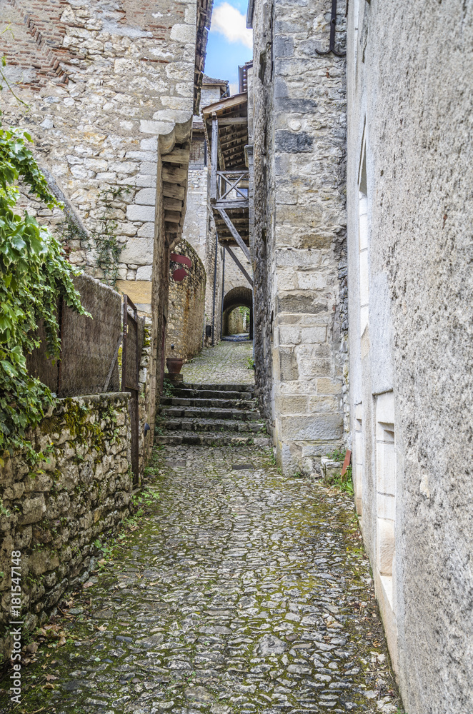narrow street in the villa saint cirq lapopie